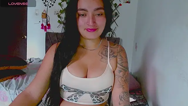 Hanna  Cute22 online show from 06-01-26, 08:52