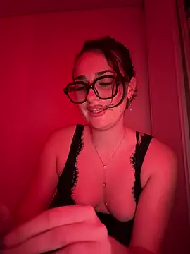 Claraaaaa06 online show from 04-15-26, 07:07