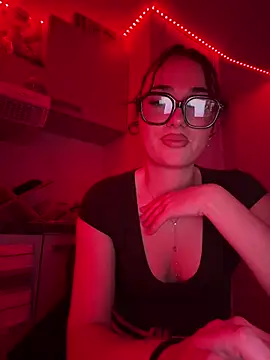 Claraaaaa06 online show from 04-05-26, 08:37