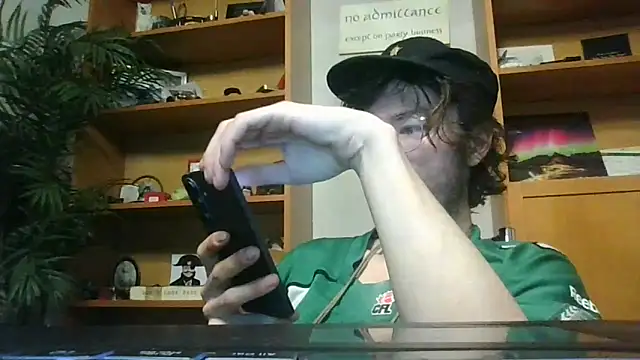 Snapshot of KinkyKittyBoy chatting on 04-05-26, 04:30 KinkyKittyBoy online show from 04-05-26, 04:30