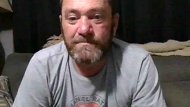Snapshot of Beaededpainter chatting on 06-12-26, 01:58 Beaededpainter online show from 06-12-26, 01:58