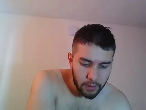 Snapshot of liam-lewis chatting on 03-06-26, 06:25 liam-lewis online show from 03-06-26, 06:25