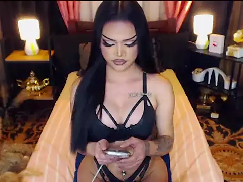 Snapshot of CleoHarkness chatting on 05-28-26, 03:47 CleoHarkness online show from 05-28-26, 03:47