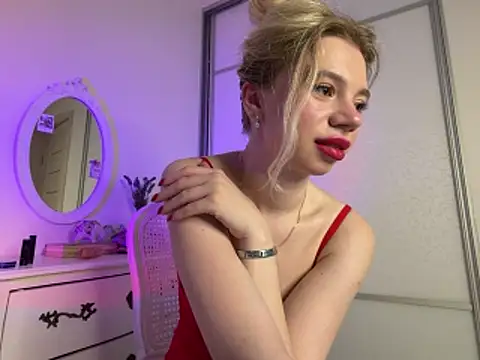 Snapshot of BellaSuns chatting on 05-18-26, 10:36 BellaSuns online show from 05-18-26, 10:36