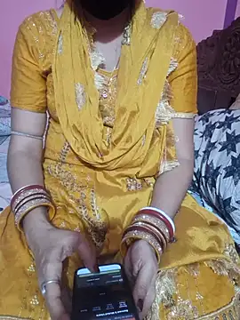 Snapshot of Couple_hot999 chatting on 06-27-26, 02:12 Couple hot999 online show from 06-27-26, 02:12