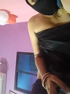 Snapshot of Couple_hot999 chatting on 05-02-26, 01:22 Couple hot999 online show from 05-02-26, 01:22