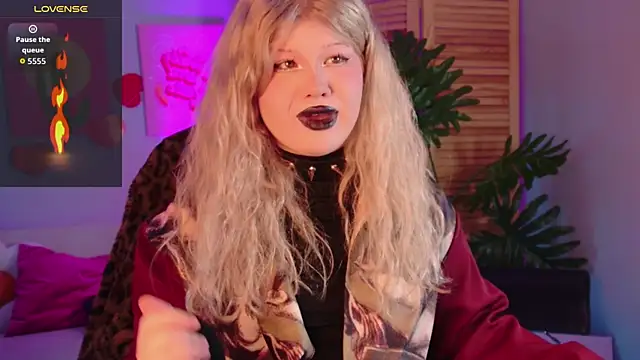 LilithNlsn online show from 04-10-26, 12:17