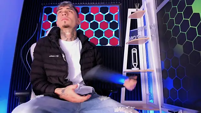 Max Hader  online show from 03-28-26, 02:45