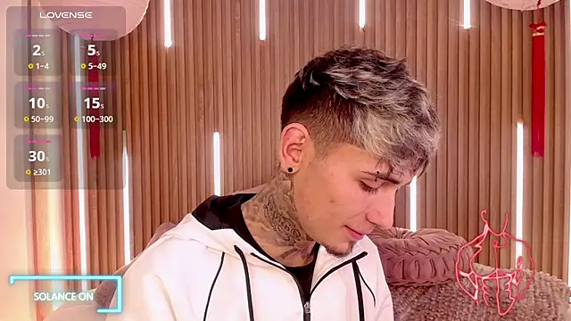 Max Hader  online show from 04-19-26, 03:40