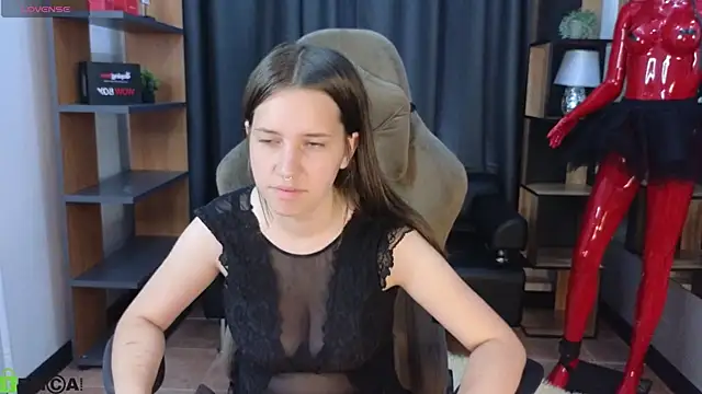 Snapshot of Molly_Miavka chatting on 06-19-26, 06:41 Molly Miavka online show from 06-19-26, 06:41