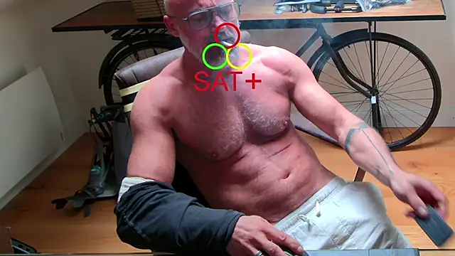 Snapshot of Aricky_2 chatting on 05-18-26, 10:31 Aricky 2 online show from 05-18-26, 10:31