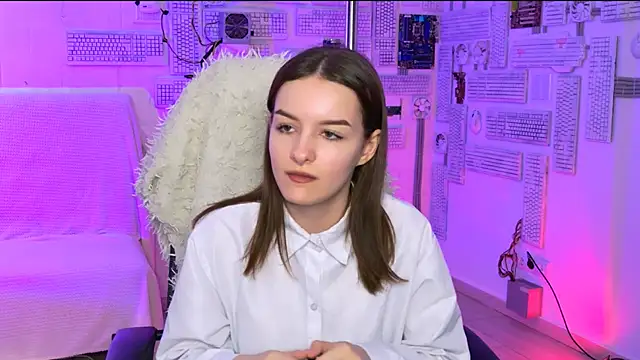 Snapshot of KellieBanshe chatting on 05-18-26, 07:02 KellieBanshe online show from 05-18-26, 07:02