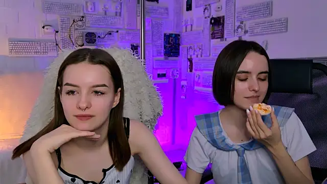 Snapshot of KellieBanshe chatting on 04-28-26, 05:01 KellieBanshe online show from 04-28-26, 05:01