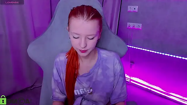 Snapshot of Emma_Dusk chatting on 05-08-26, 12:58 Emma Dusk online show from 05-08-26, 12:58