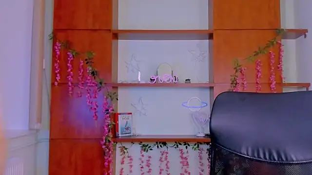 aria wild  online show from 06-18-26, 08:46