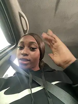 LiaTrainor online show from 03-25-26, 12:48