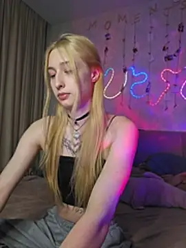 Snapshot of Emma_Willson chatting on 06-07-26, 07:52 Emma Willson online show from 06-07-26, 07:52