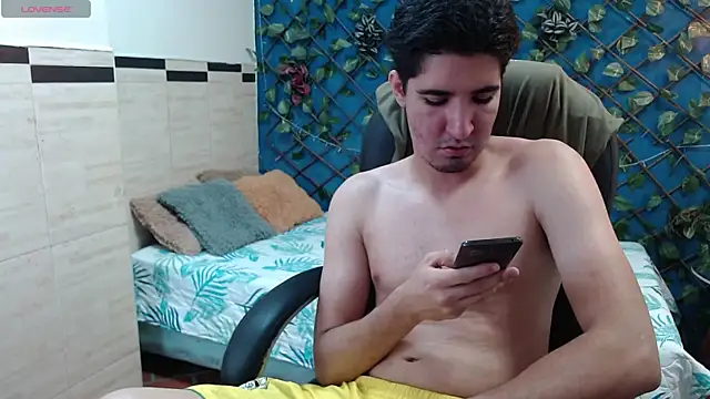 Roccoallegeri online show from 04-13-26, 12:31