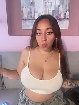 Im Luuu online show from 03-10-26, 01:37