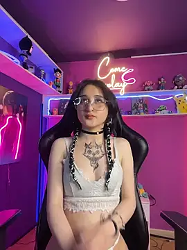 Snapshot of Velvet_C4k3 chatting on 03-03-26, 09:00 Velvet C4k3 online show from 03-03-26, 09:00