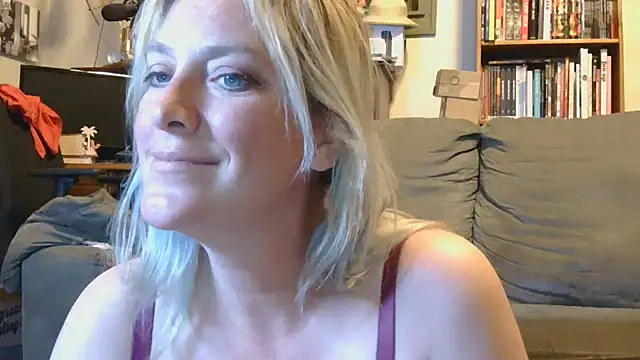 MistyMountains96 online show from 07-08-26, 03:08