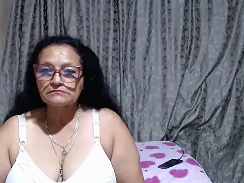 Snapshot of _BellaNocturna chatting on 05-06-26, 03:32 BellaNocturna online show from 05-06-26, 03:32
