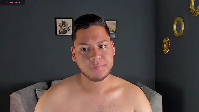 Snapshot of Akon_2XXX chatting on 03-04-26, 01:02 Akon 2XXX online show from 03-04-26, 01:02