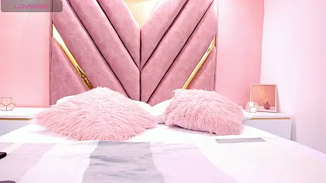 chloe larson online show from 03-13-26, 11:37