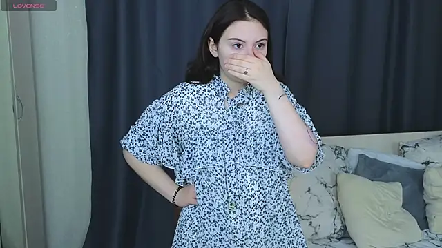 BreannaBuczak online show from 04-22-26, 02:07