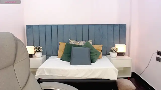 taylor kelsiee online show from 03-18-26, 01:02