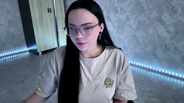 AlisNoire online show from 03-19-26, 02:50