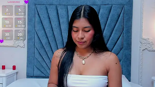 Leandra-Johnson online show from 04-15-26, 01:59