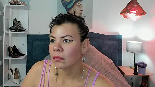 KiaraXMilf online show from 04-01-26, 07:33