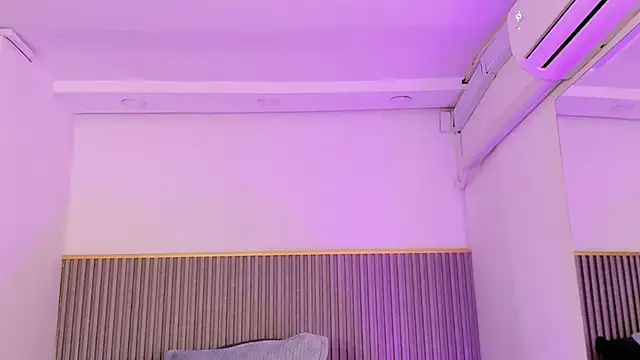 ashvalentine  online show from 04-12-26, 08:01