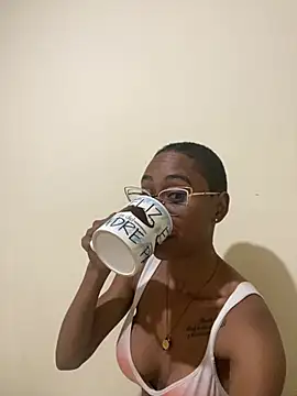 Nina vegas online show from 04-19-26, 10:49