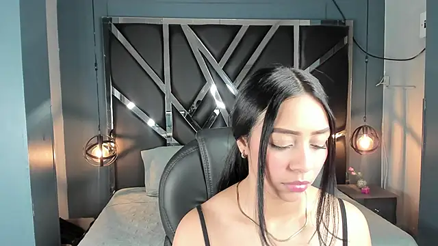 Esmeralda  18 online show from 03-17-26, 07:28