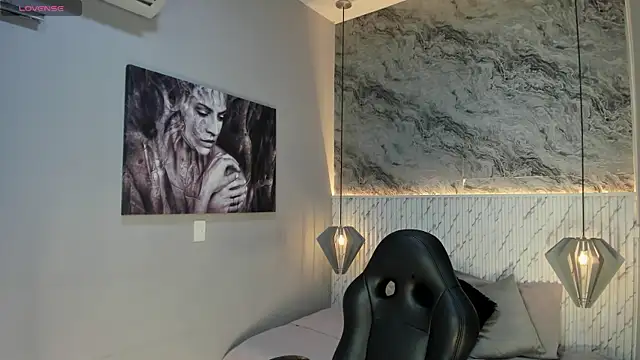 Esmeralda  18 online show from 04-13-26, 07:29