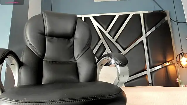 Esmeralda  18 online show from 03-31-26, 07:38