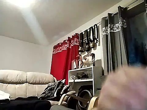 Snapshot of hio666 chatting on 03-03-26, 04:14 hio666 online show from 03-03-26, 04:14