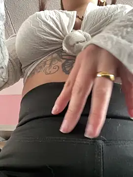 Baby Pink Love online show from 05-01-26, 03:39