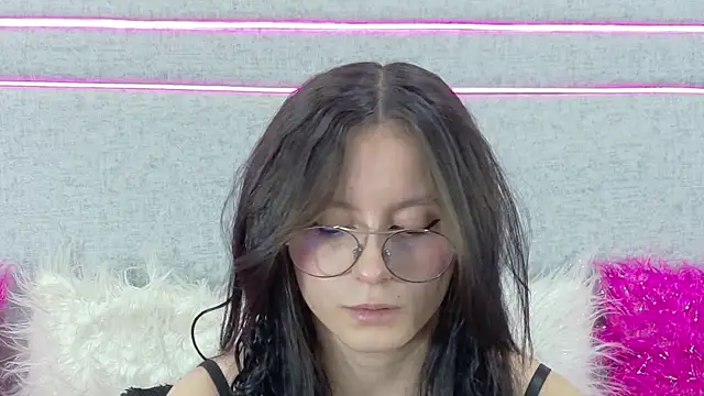 Naomimolie online show from 07-27-26, 05:53