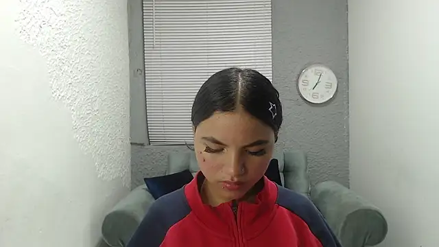 Snapshot of kimmyfuckass chatting on 05-12-26, 12:11 kimmyfuckass online show from 05-12-26, 12:11