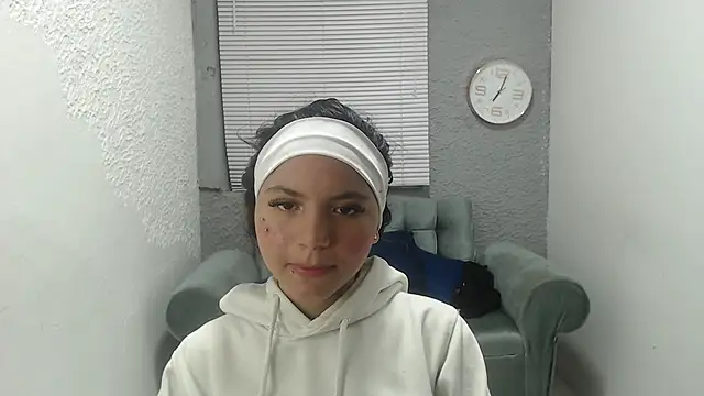 Snapshot of kimmyfuckass chatting on 05-06-26, 12:42 kimmyfuckass online show from 05-06-26, 12:42