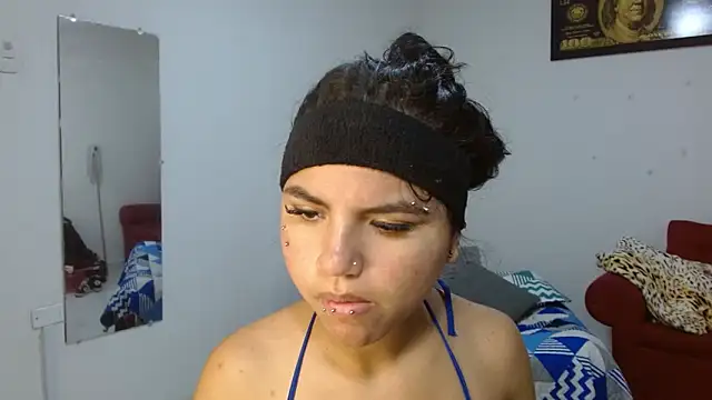 Snapshot of kimmyfuckass chatting on 06-12-26, 12:25 kimmyfuckass online show from 06-12-26, 12:25