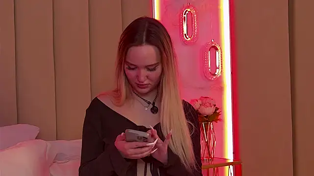 JuliaHotty  online show from 03-14-26, 05:30