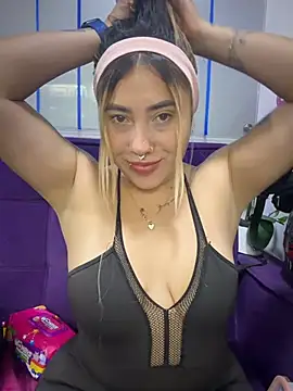 ManuelaVeeleez online show from 05-28-26, 04:53