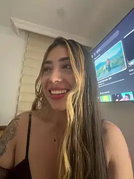 ManuelaVeeleez online show from 04-04-26, 06:09