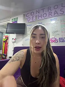 ManuelaVeeleez online show from 04-17-26, 05:43