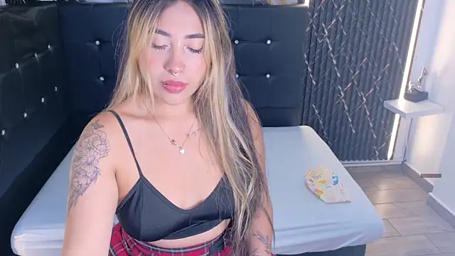 ManuelaVeeleez online show from 05-23-26, 04:44
