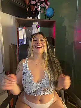 ManuelaVeeleez online show from 06-04-26, 04:28